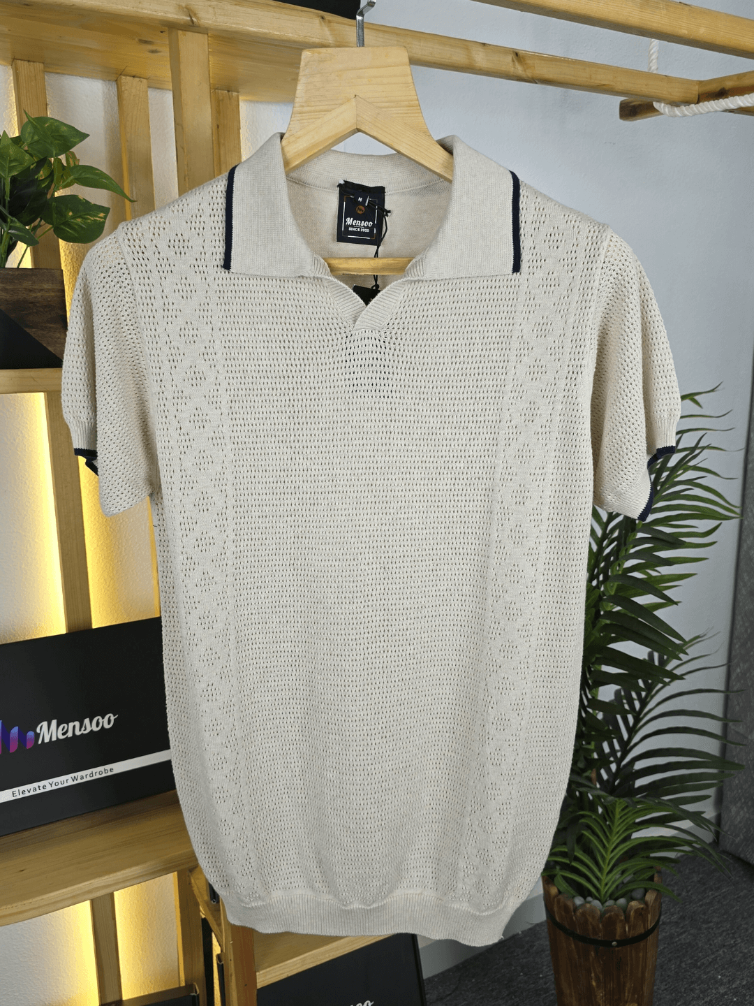 Mensoo Net V Collar T Shirt Cream